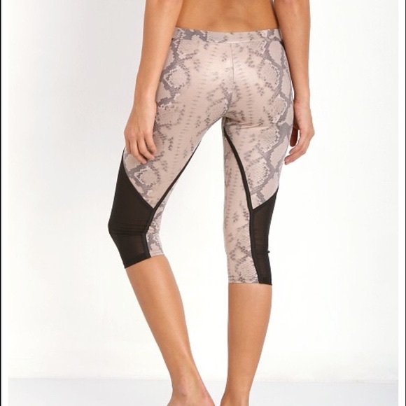 NWT SOLOW Snake Print leggings with mesh - Picture 2 of 4